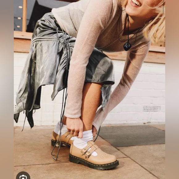 Dr Martens Mary Jane - 8065 Virginia Leather - Savannah Tan - Picture 1 of 5
